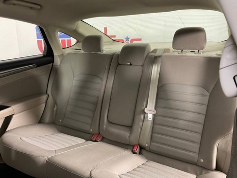 Certified 2017 Ford Fusion SE image 16