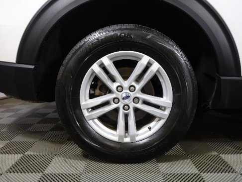 Certified 2023 Ford Explorer XLT w/ Equipment Group 202A image 26