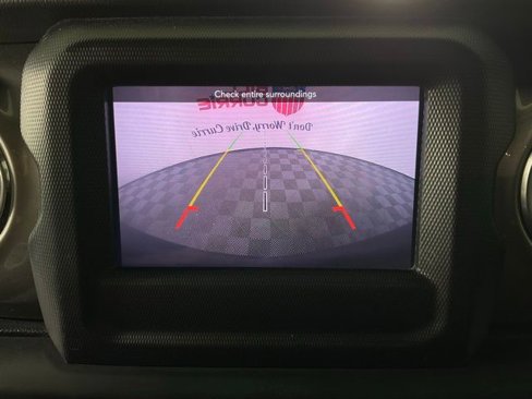 Used 2019 Jeep Wrangler Unlimited Sahara w/ Safety Group image 21