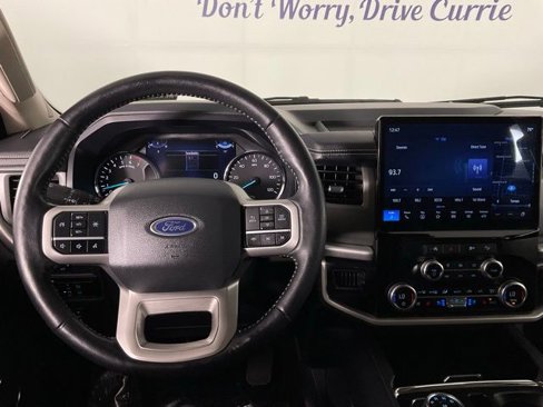 Certified 2024 Ford Expedition XLT image 18