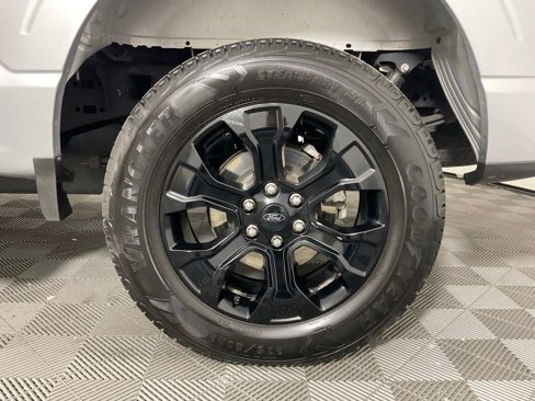 Certified 2022 Ford F150 4x4 SuperCrew Hybrid w/ XLT Black Appearance Package image 10