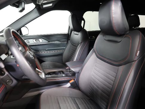 Certified 2025 Ford Explorer ST-Line w/ Premium Package image 8