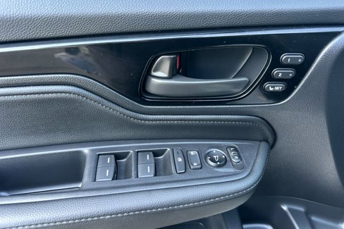 Used 2025 Honda Odyssey Touring image 13
