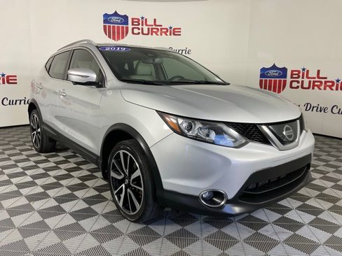 Used 2019 Nissan Rogue Sport FWD w/ Premium Package image 1