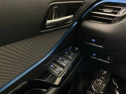 Used 2019 Toyota C-HR XLE ***BLUE CERTIFIED*** image 19