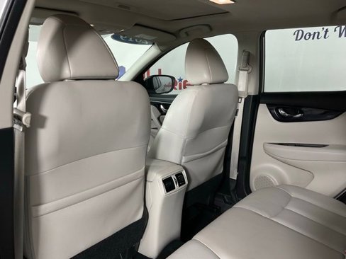 Used 2019 Nissan Rogue Sport FWD w/ Premium Package image 15