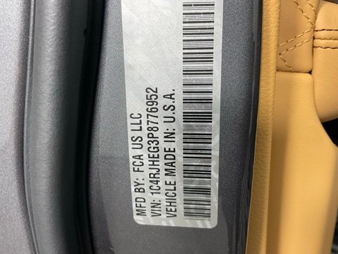 Used 2023 Jeep Grand Cherokee Summit AWD/4WD image 27