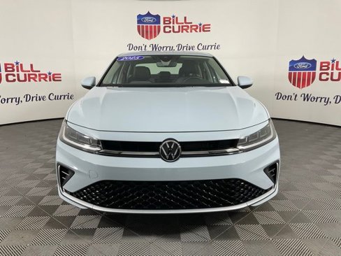 Used 2025 Volkswagen Jetta SE image 8