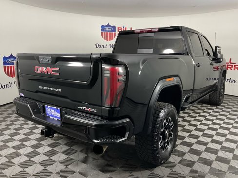 Used 2024 GMC Sierra 2500 AT4X image 3