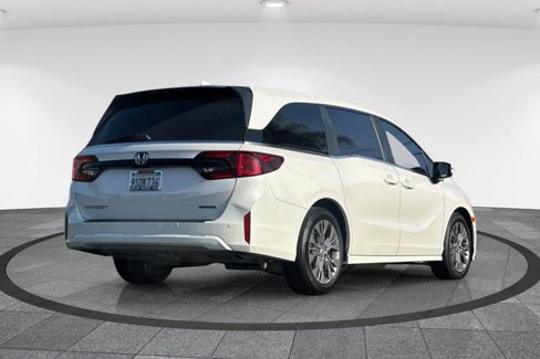 Used 2025 Honda Odyssey Touring image 5
