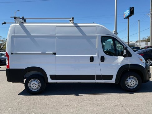 Used 2023 RAM ProMaster 2500 FWD image 2