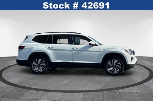 Used 2024 Volkswagen Atlas SE FWD image 4