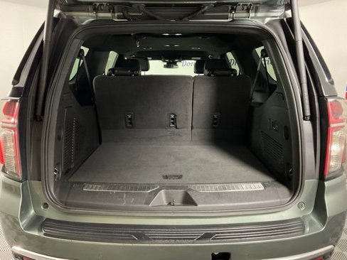 Used 2023 Chevrolet Suburban Premier image 10