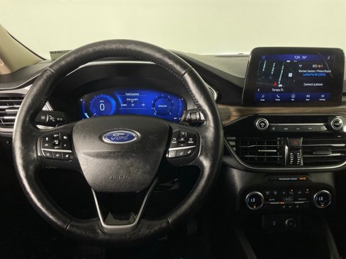 Certified 2020 Ford Escape Titanium AWD/4WD image 17