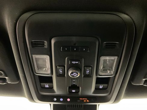 Used 2024 Chevrolet Tahoe Z71 w/ Luxury Package image 21