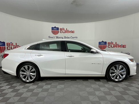 Used 2018 Chevrolet Malibu Premier w/ Premier Sun and Wheel Package FWD image 2