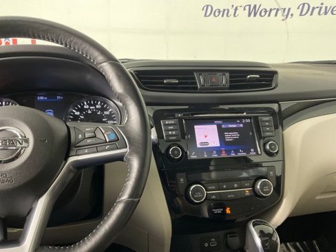 Used 2019 Nissan Rogue Sport FWD w/ Premium Package image 26
