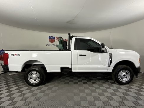 Certified 2024 Ford F350 XL 4X4 REG CAB***GOLD CERTIFIE image 2