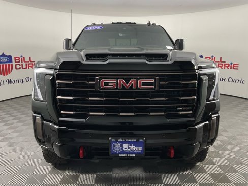Used 2024 GMC Sierra 2500 AT4X image 8