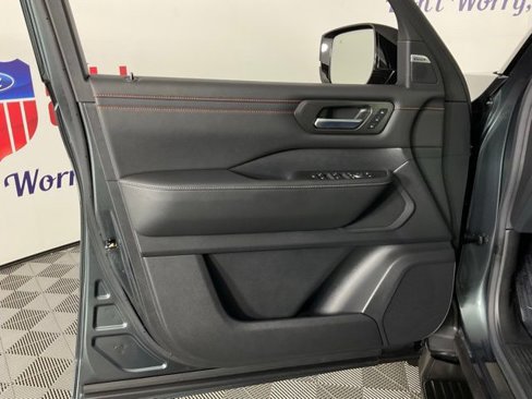 Used 2025 Nissan Armada PRO-4X image 12