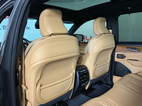 Used 2023 Jeep Grand Cherokee Summit AWD/4WD image 15