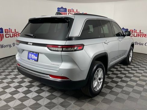 Used 2024 Jeep Grand Cherokee Laredo w/ Trailer Tow Package image 3