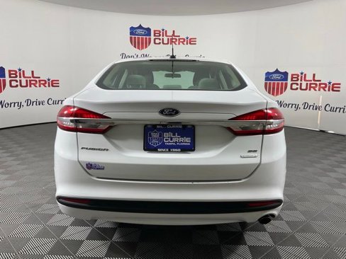 Certified 2017 Ford Fusion SE image 4