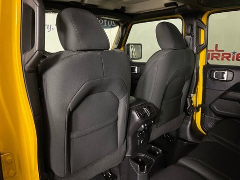 Used 2019 Jeep Wrangler Unlimited Sahara w/ Safety Group image 14