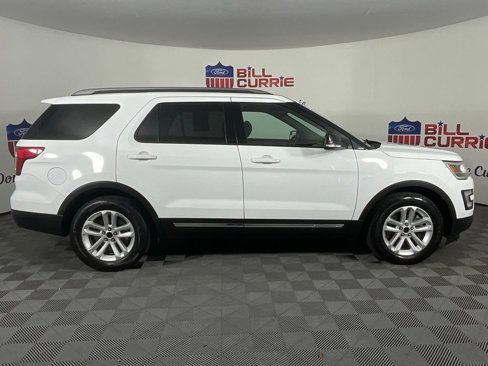 Certified 2017 Ford Explorer XLT FWD image 2