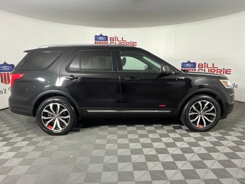 Certified 2019 Ford Explorer XLT image 2