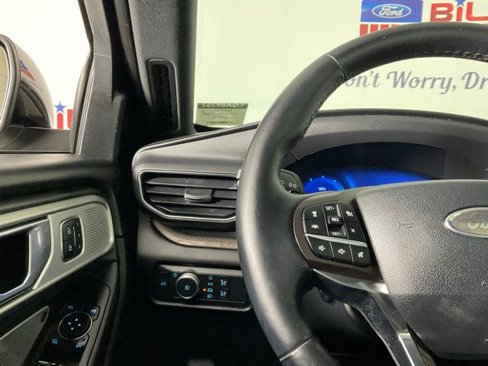 Certified 2020 Ford Explorer Platinum w/ Premium Technology Package image 25