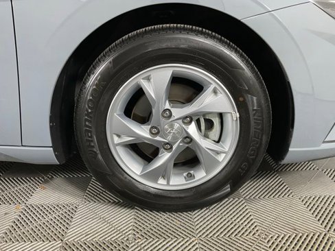 Used 2021 Hyundai Elantra SE image 9