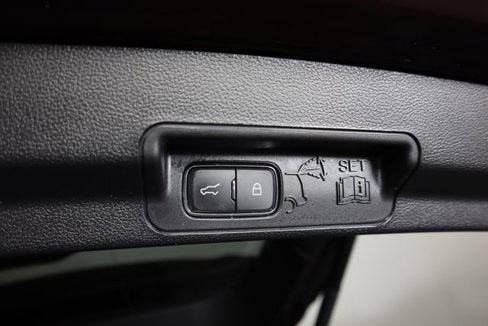 Certified 2022 Ford Explorer XLT w/ Equipment Group 202A image 58