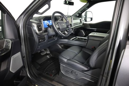 Certified 2025 Ford F450 Platinum w/ FX4 Off-Road Package image 45