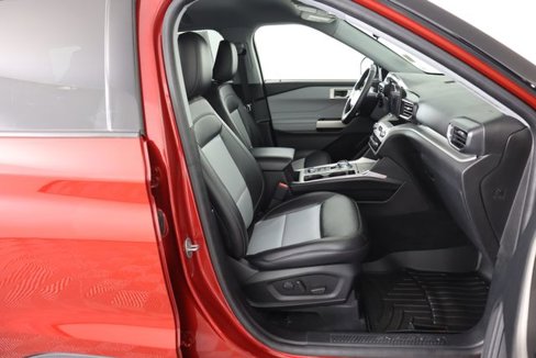 Certified 2022 Ford Explorer XLT w/ Equipment Group 202A image 68