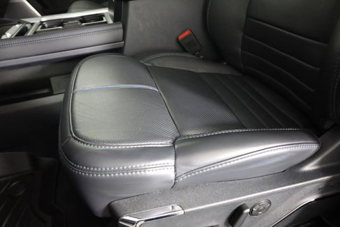 Certified 2025 Ford F450 Platinum w/ FX4 Off-Road Package image 54