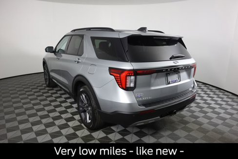 Certified 2025 Ford Explorer Active w/ Active Comfort Package image 7