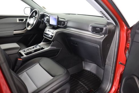 Certified 2022 Ford Explorer XLT w/ Equipment Group 202A image 66