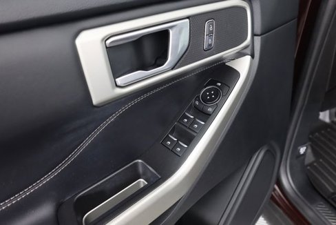 Certified 2022 Ford Explorer XLT w/ Equipment Group 202A image 29