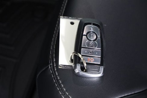 Certified 2022 Ford Explorer XLT w/ Equipment Group 202A image 33