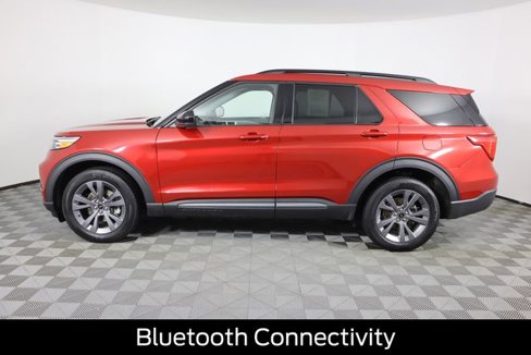 Certified 2022 Ford Explorer XLT w/ Equipment Group 202A image 8