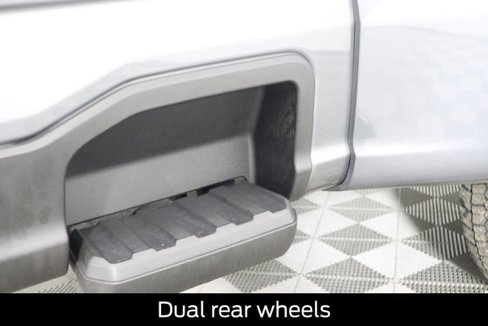 Certified 2025 Ford F450 Platinum w/ FX4 Off-Road Package image 31