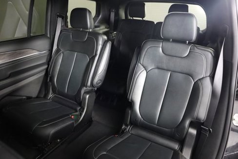 Used 2023 Jeep Grand Cherokee L Overland image 33