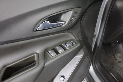 Used 2023 Chevrolet Equinox LT image 30