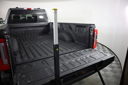 Certified 2025 Ford F450 Platinum w/ FX4 Off-Road Package image 43