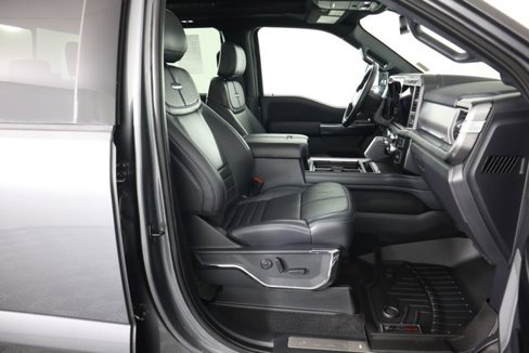 Certified 2025 Ford F450 Platinum w/ FX4 Off-Road Package image 86