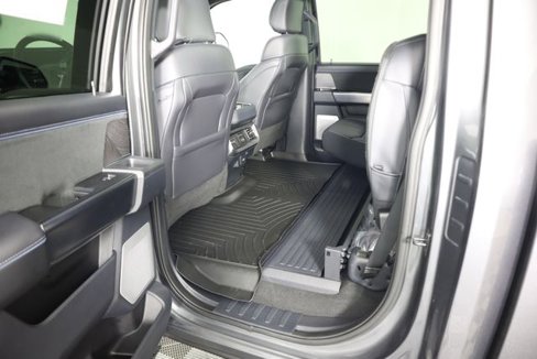 Certified 2025 Ford F450 Platinum w/ FX4 Off-Road Package image 82