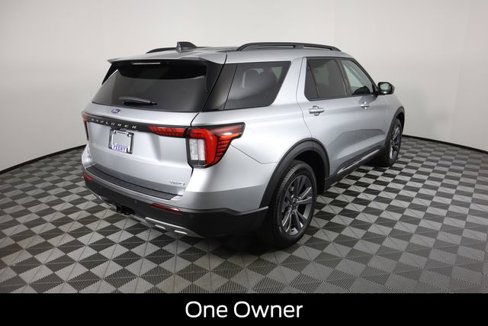Certified 2025 Ford Explorer Active w/ Active Comfort Package image 3