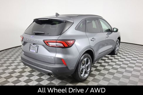 Certified 2025 Ford Escape ST-Line w/ Tech Pack #1 image 4