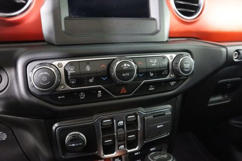 Used 2021 Jeep Wrangler Unlimited Rubicon w/ Cold Weather Group image 57